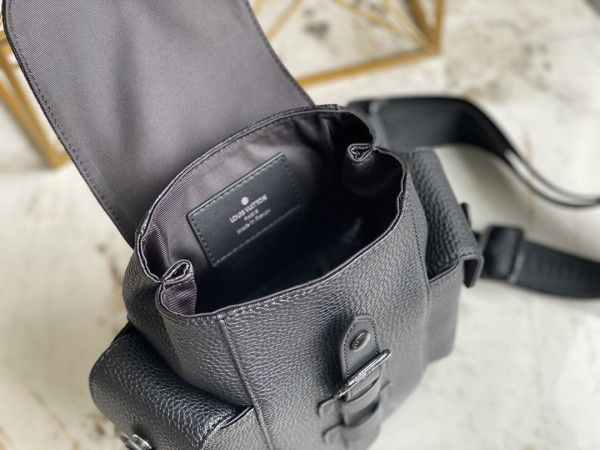 l**is V*t*n christopher xs