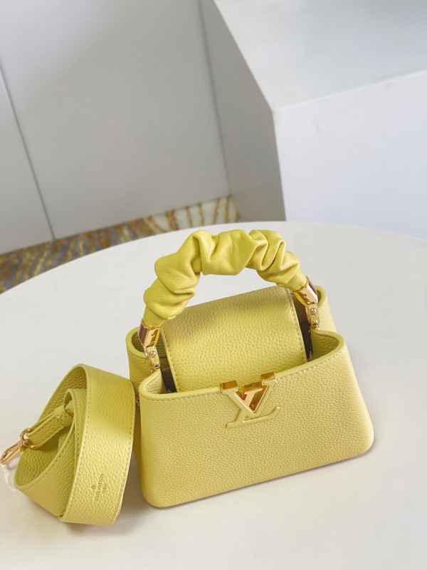 l**is V*t*n capucines mini