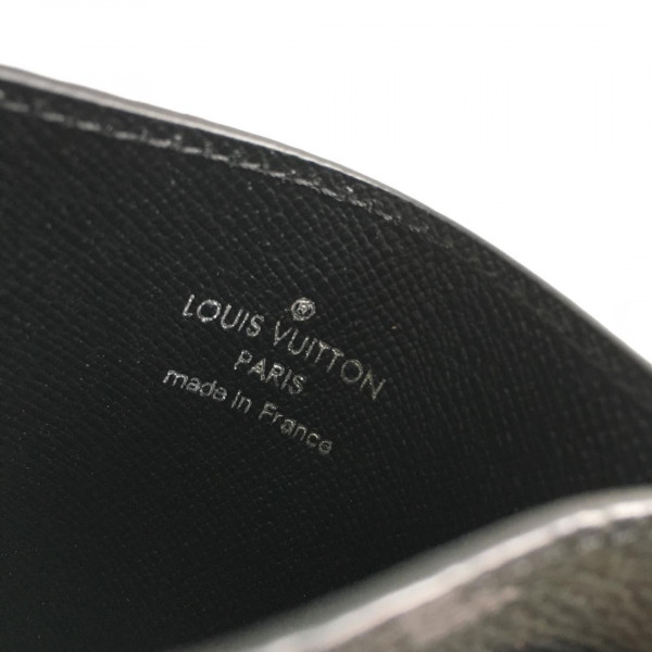 l**is V*t*n bandouliere 50double card holder