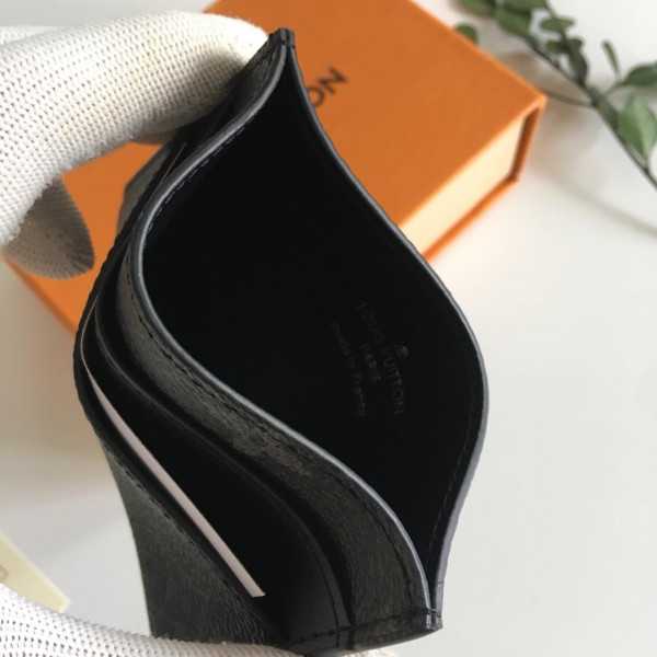 l**is V*t*n bandouliere 50double card holder