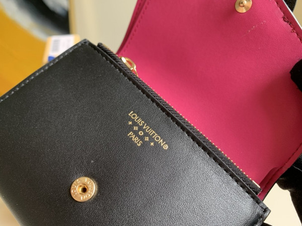 l**is V*t*n pont 9 compact wallet