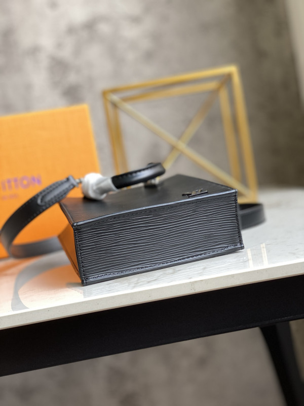 l**is V*t*n petit sac plat