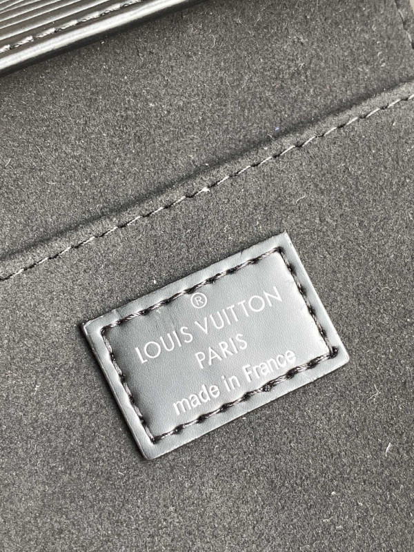 l**is V*t*n petit sac plat