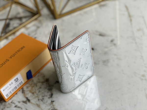 l**is V*t*n slender pocket organizer