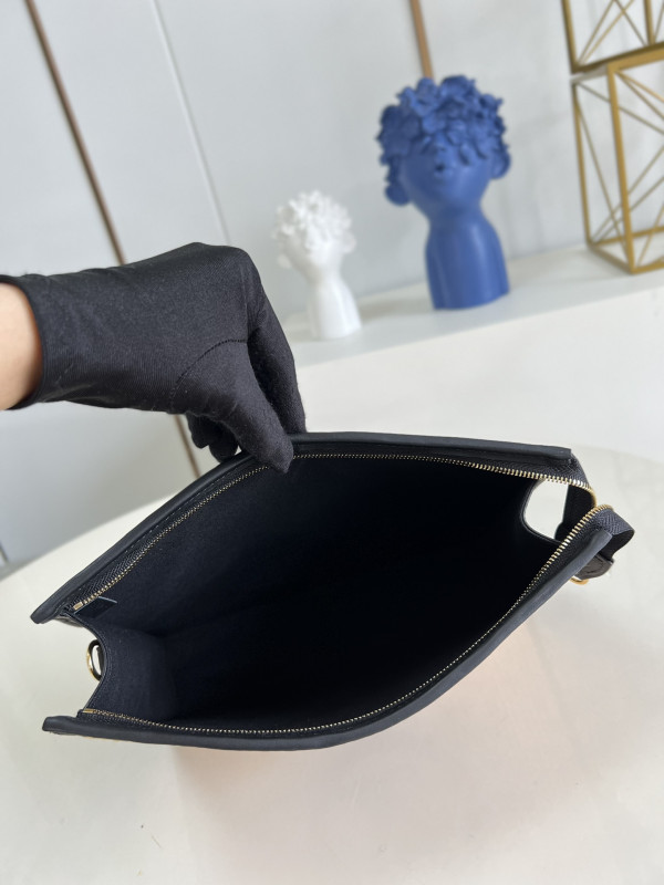 l**is V*t*n toiletry pouch on chain