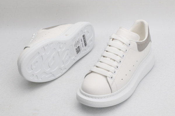 ALEXANDER MCQUEEN Oversized Sneaker