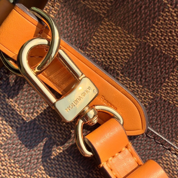 l**is V*t*n nÉonoÉ