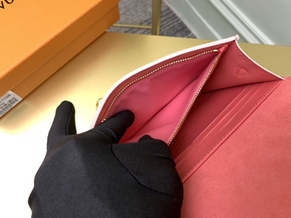 l**is V*t*n croisette chain wallet