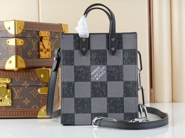 l**is V*t*n sac plat xs