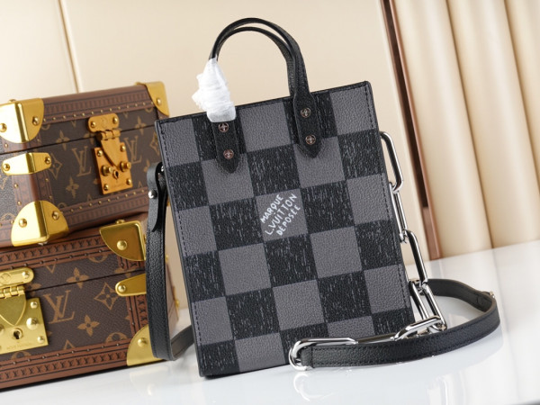 l**is V*t*n sac plat xs