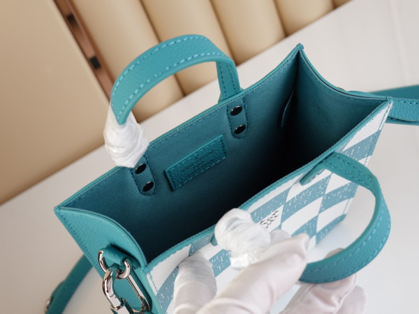 l**is V*t*n sac plat xs