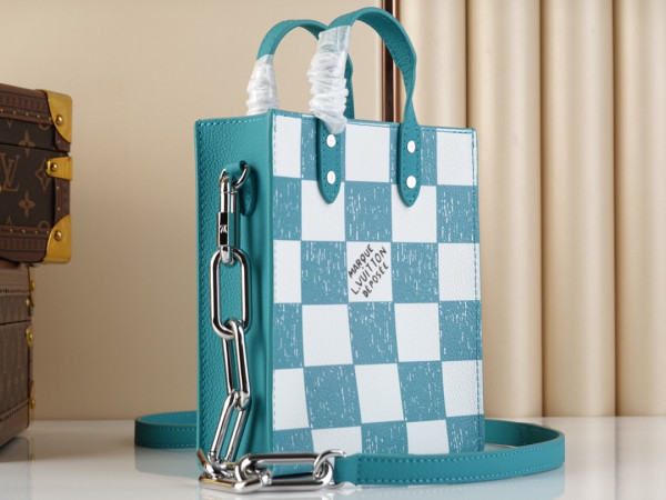 l**is V*t*n sac plat xs