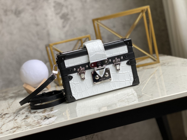 l**is V*t*n petite malle