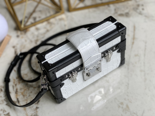 l**is V*t*n petite malle