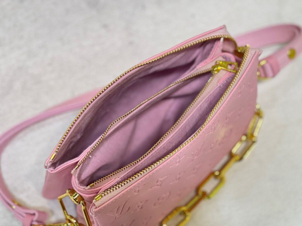 l**is V*t*n coussin pm