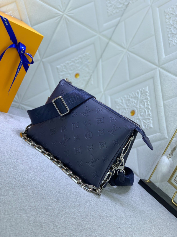 l**is V*t*n coussin pm