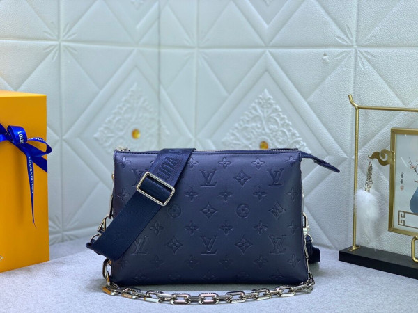 l**is V*t*n coussin pm