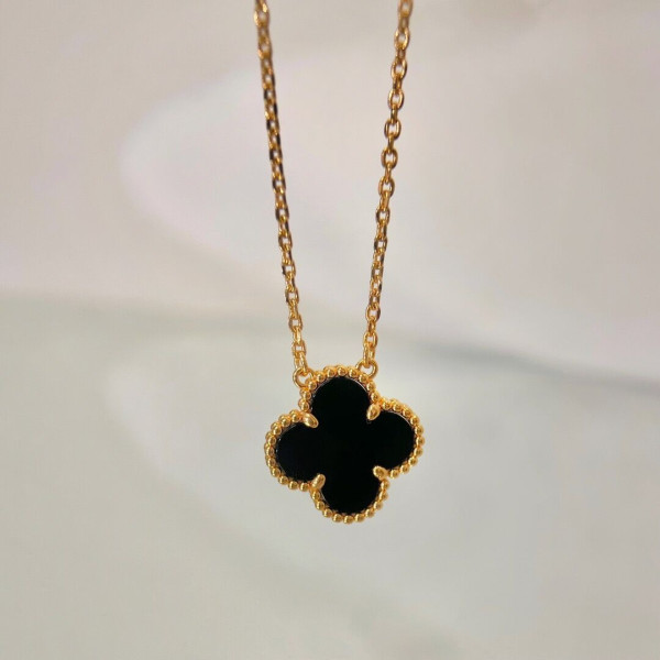 Van Cleef & Arpels Perlée NECKLACE