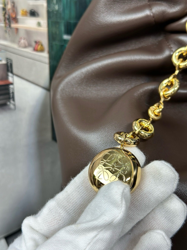 LOEWE Small Squeeze bag in nappa lambskin-24*29*10.5cm