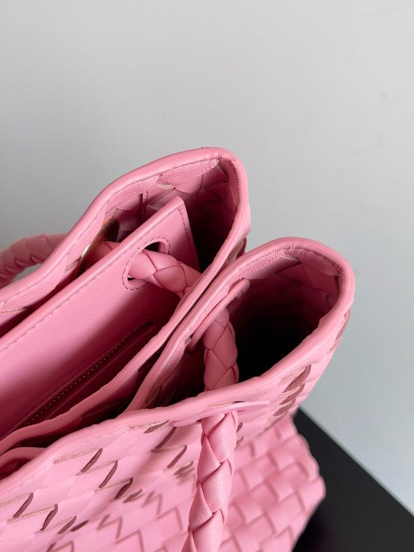 Bo*te*ga ve*ne*ta large andiamo