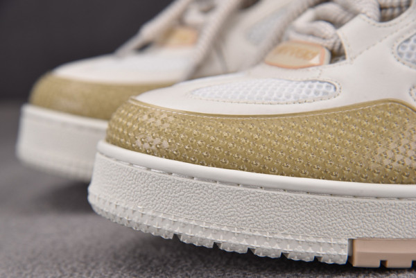 l**is V*t*n sneakers