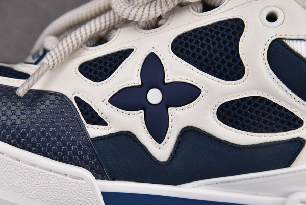 l**is V*t*n sneakers