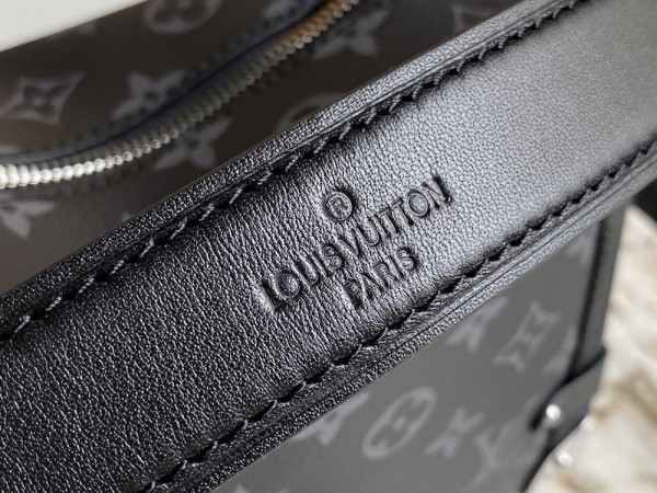 l**is V*t*n side trunk mm