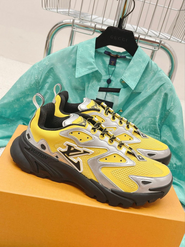 l**is V*t*n runner tatic sneaker