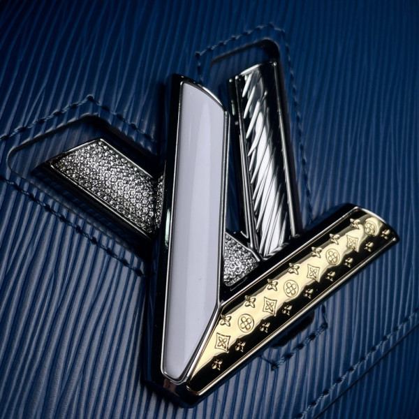 l**is V*t*n twist pm