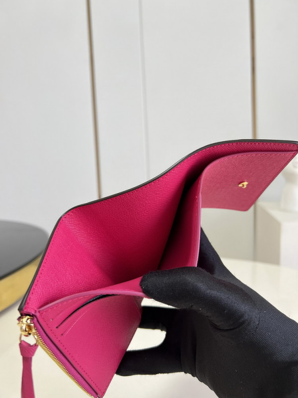 l**is V*t*n victorine wallet