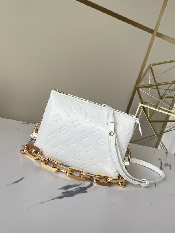 l**is V*t*n coussin bb