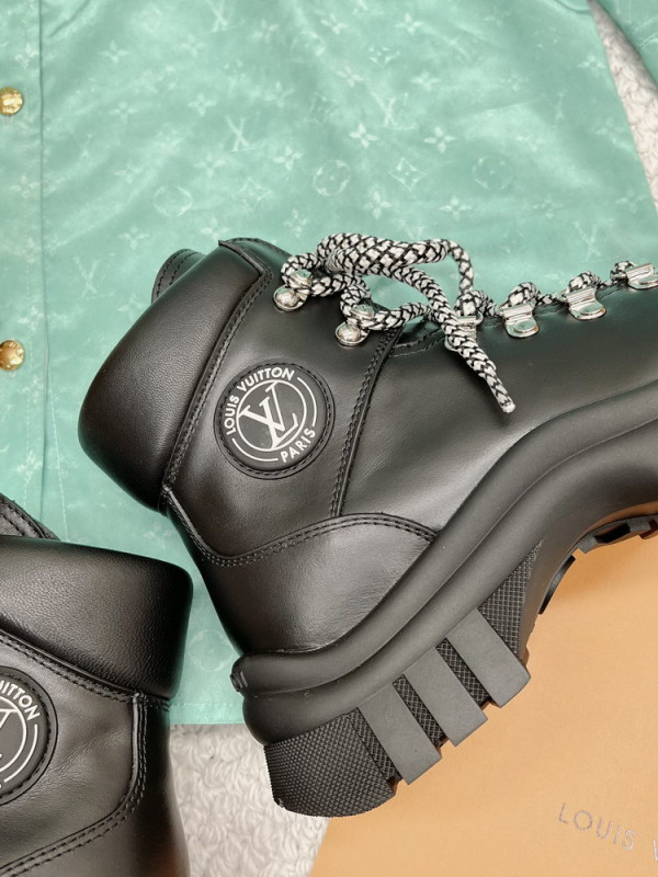 l**is V*t*n ruby flat ranger