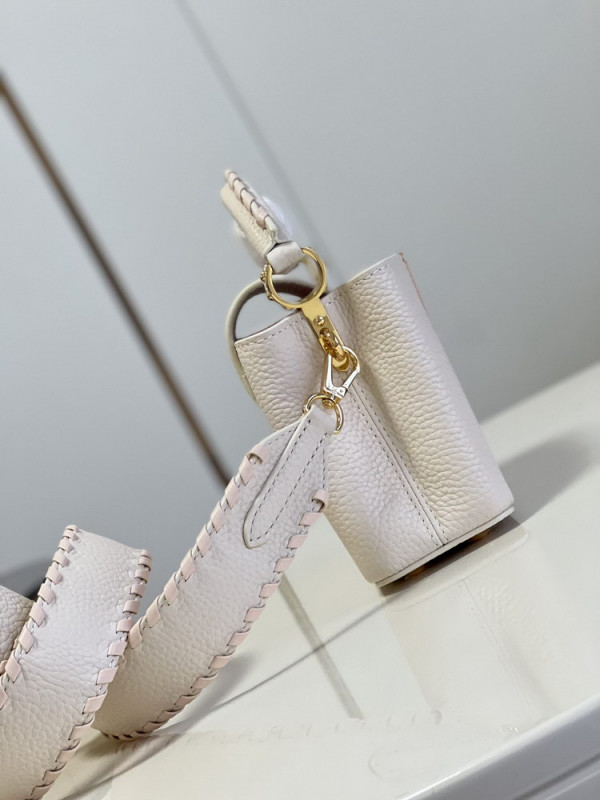 l**is V*t*n capucines mini