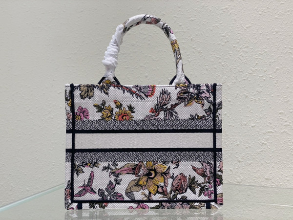 small D*or book tote