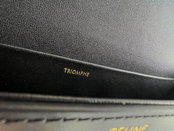 Ce**e chain shoulder bag triomphe