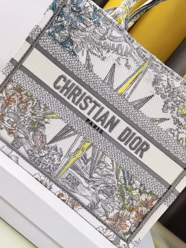 small D*or book tote