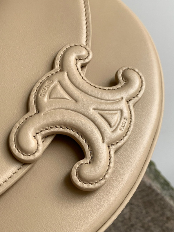 Ce**e besace cuir triomphe