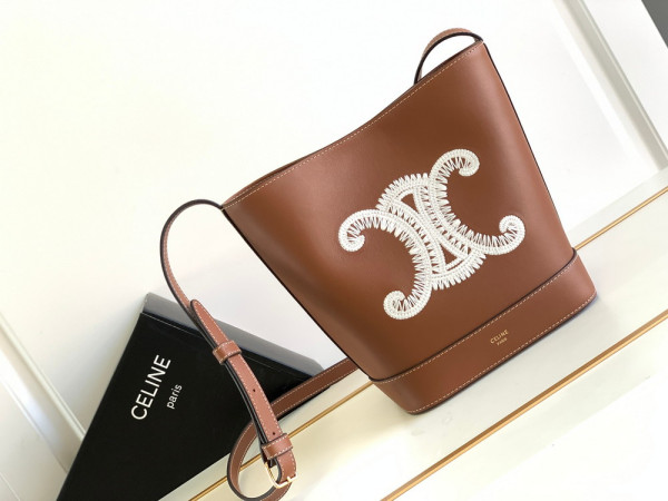 Ce**e small bucket cuir triomphe