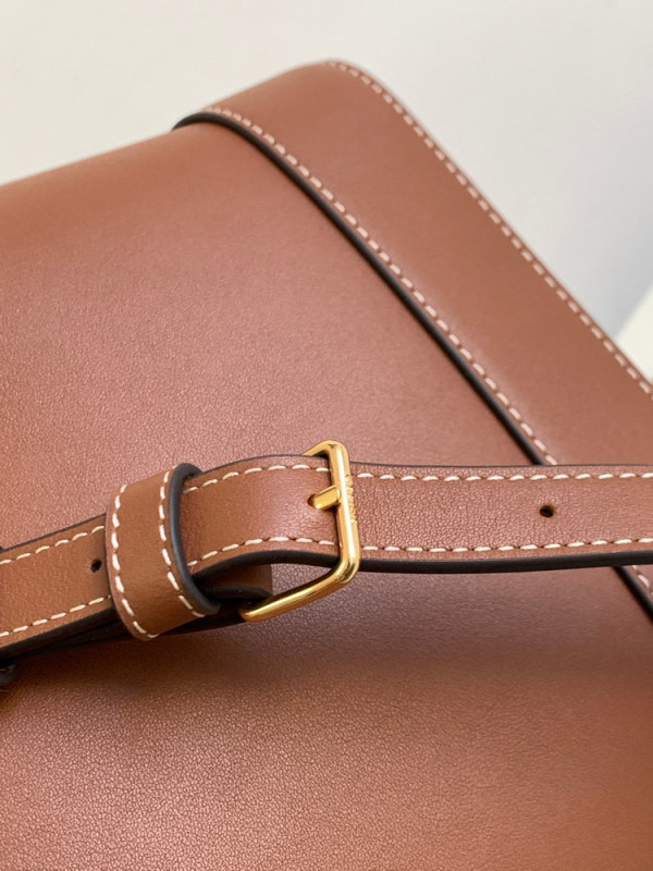 Ce**e small bucket cuir triomphe