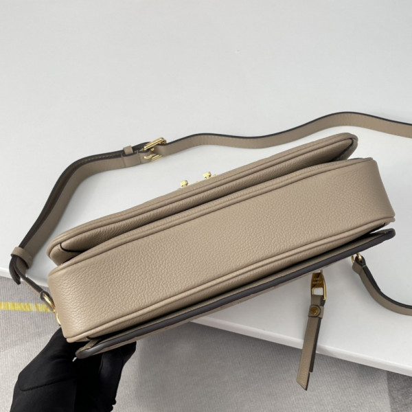 l**is V*t*n pochette mÉtis