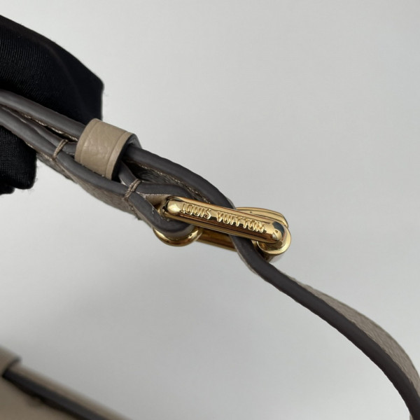 l**is V*t*n pochette mÉtis