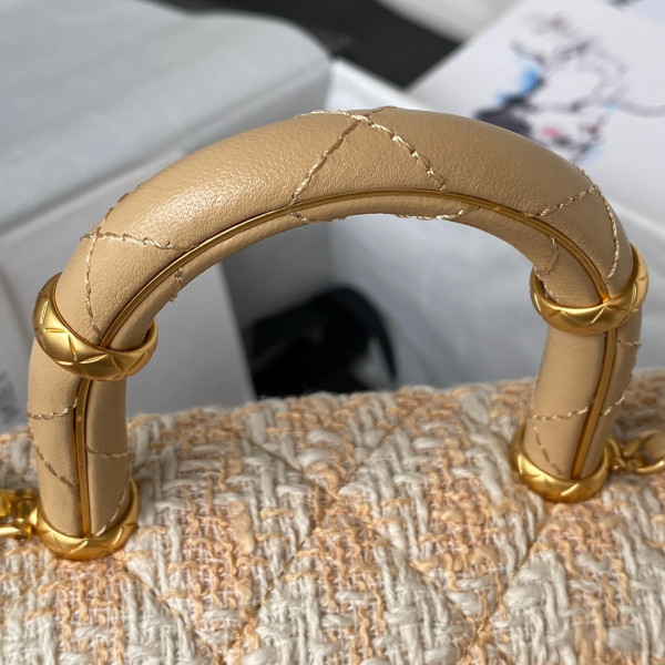 CL FLAP BAG WITH TOP HANDLE