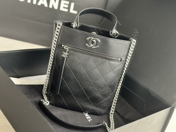 CL BUCKET BAG