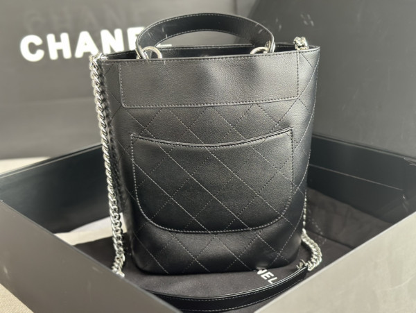 CL BUCKET BAG