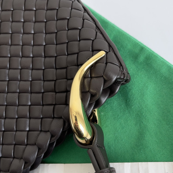 Bo*te*ga ve*ne*ta small clicker shoulder bag