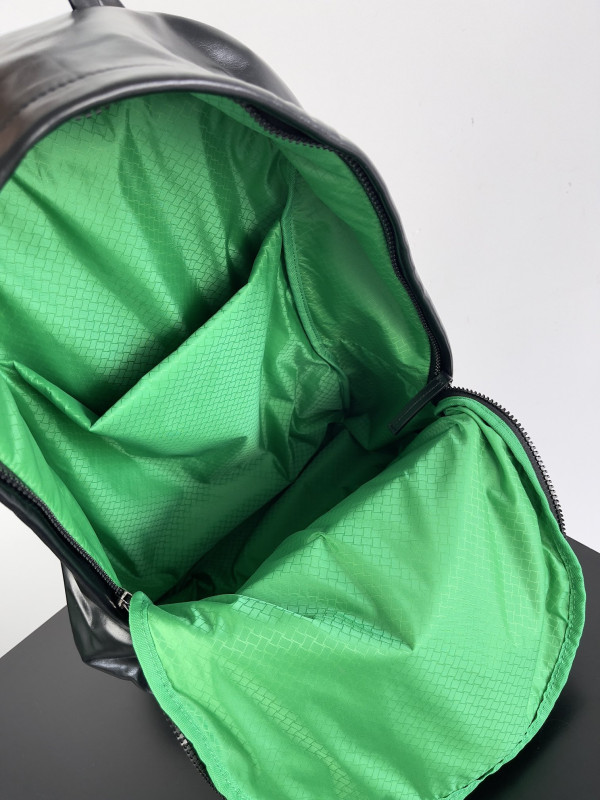 Bo*te*ga ve*ne*ta backpack