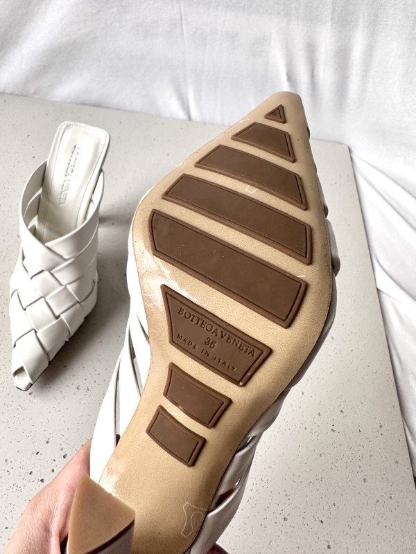 Bo*te*ga ve*ne*ta alfie mule