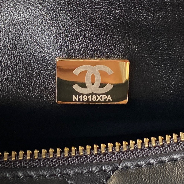 CL BAG WITH TOP HANDLE