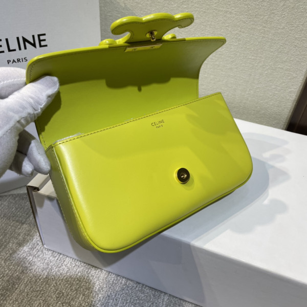 Ce**e chain shoulder bag triomphe