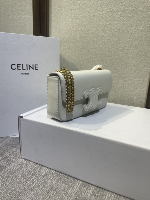 Ce**e chain shoulder bag triomphe